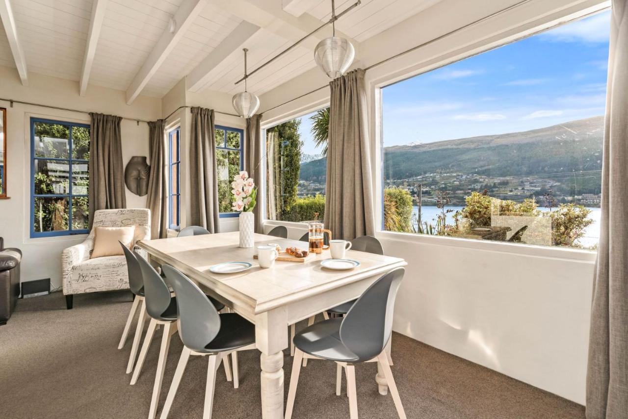 Sunny Lakeview Villa Квінстаун Екстер'єр фото