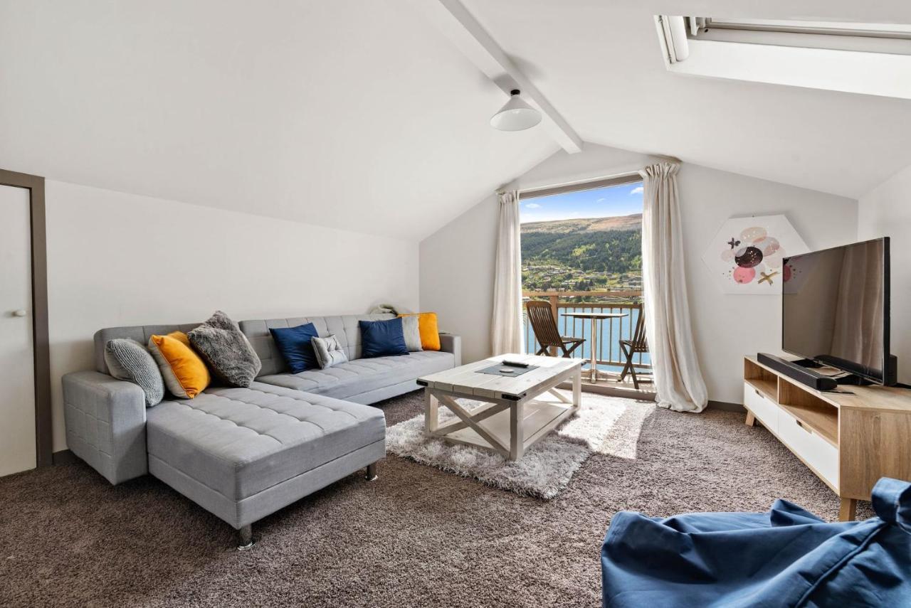 Sunny Lakeview Villa Квінстаун Екстер'єр фото